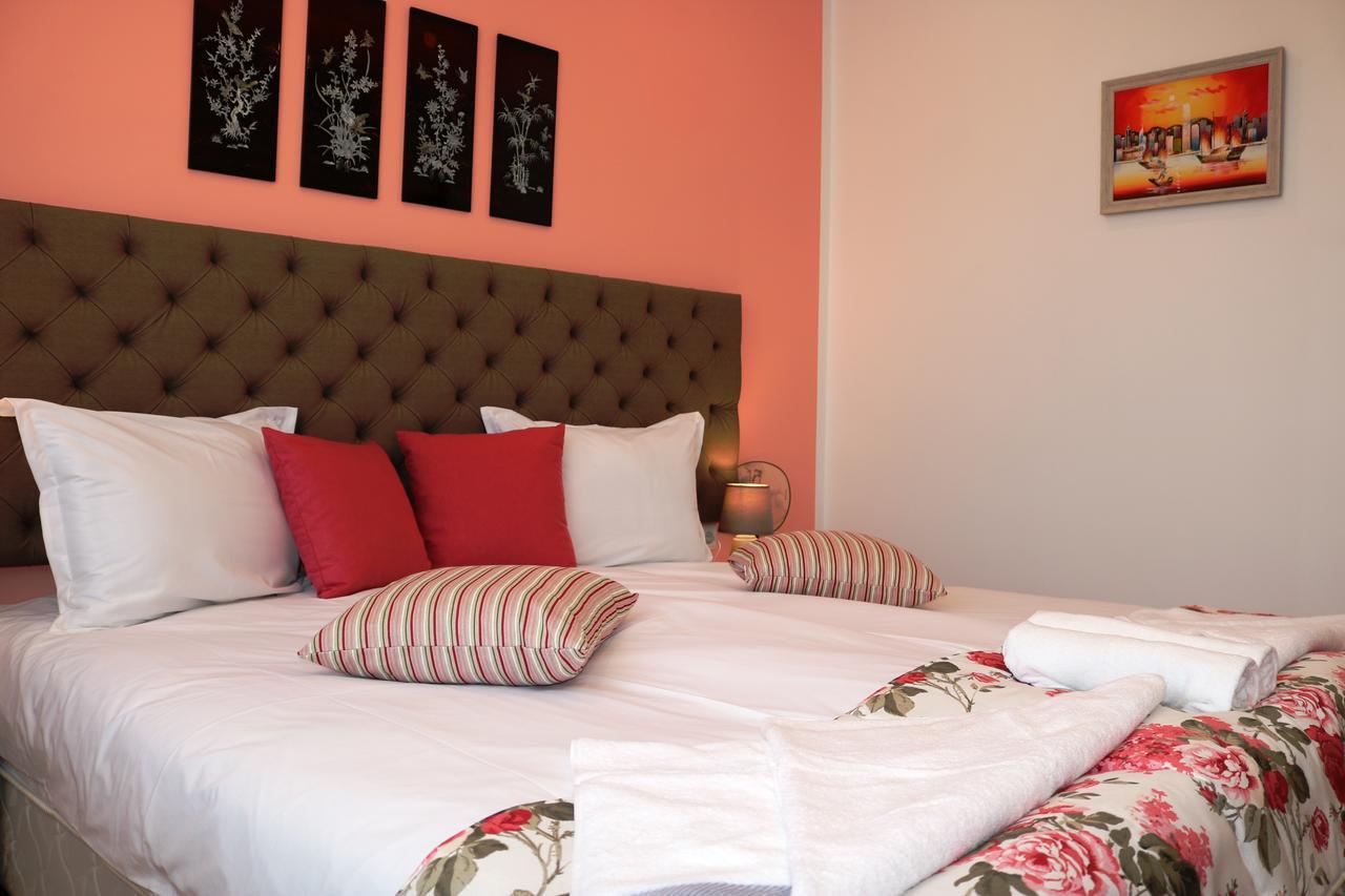 Sea Port Celebrity Apartment - Lets4Holiday Varna Esterno foto