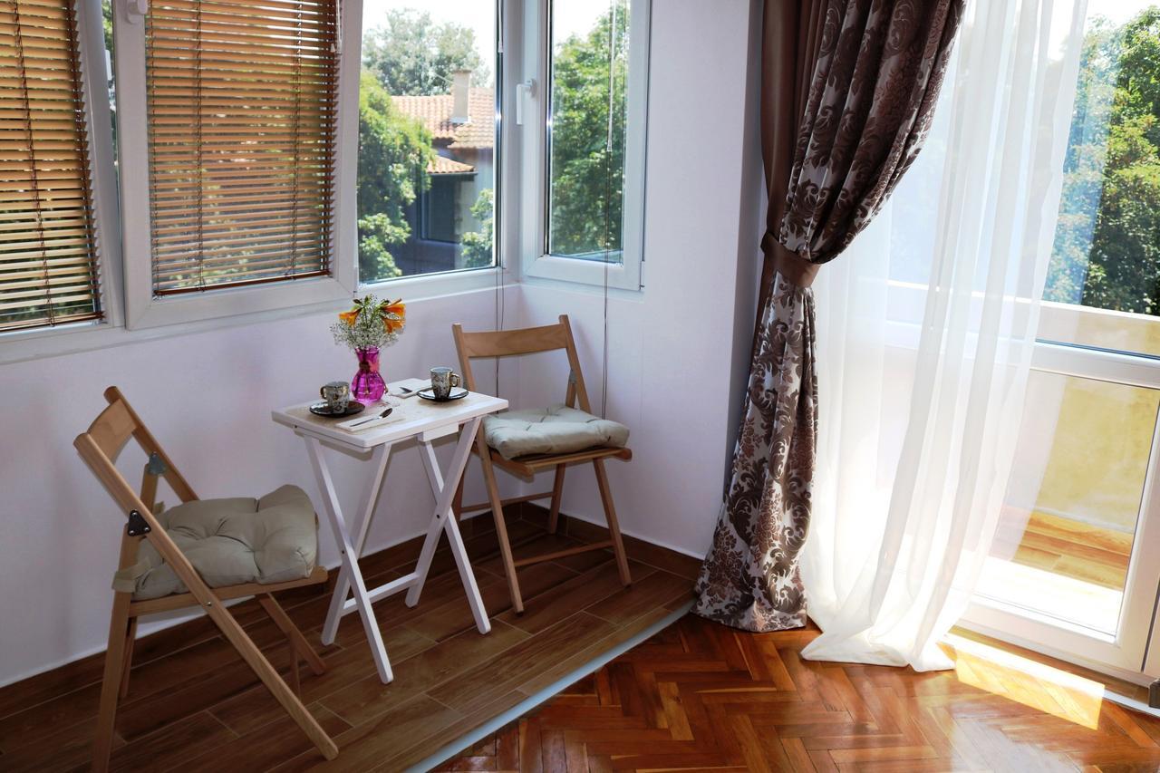 Sea Port Celebrity Apartment - Lets4Holiday Varna Esterno foto