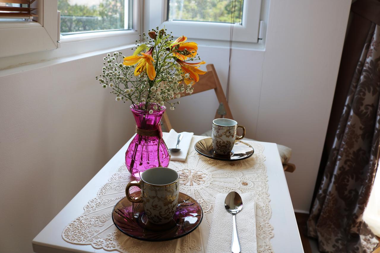 Sea Port Celebrity Apartment - Lets4Holiday Varna Esterno foto